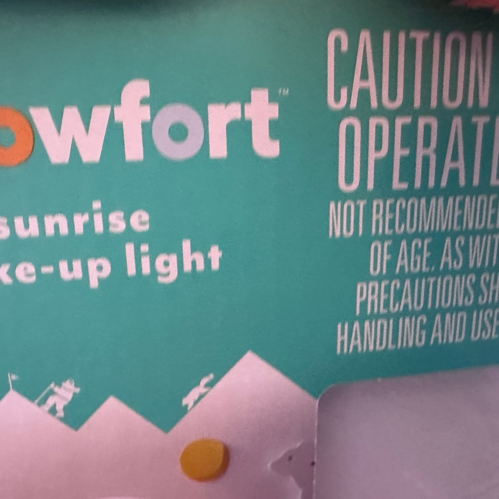 Pillowfort Wake-Up light, headband,retinol face cream, toothbrush & beauty items - Picture 6 of 11